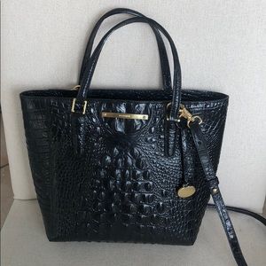 Black Brahmin Tote with matching wallet!